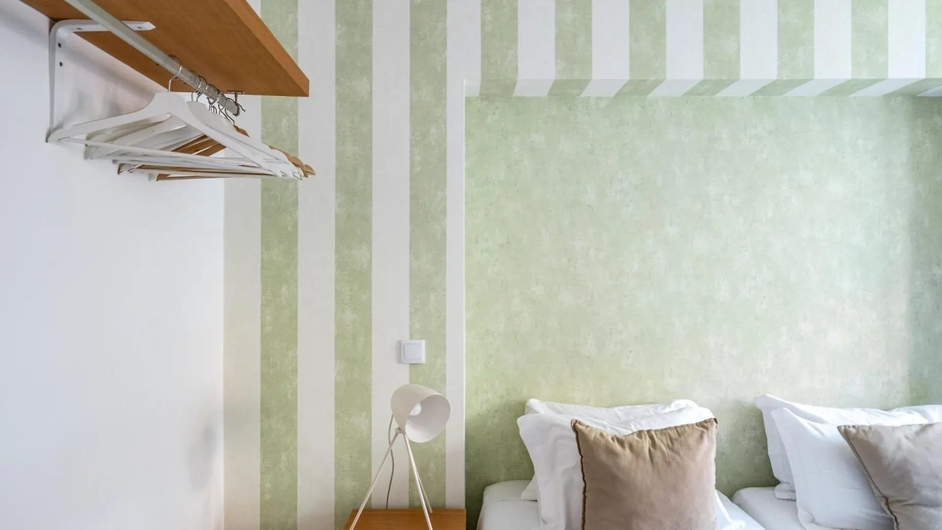 Cozy Avenida Guesthouse Lisbon Portugal