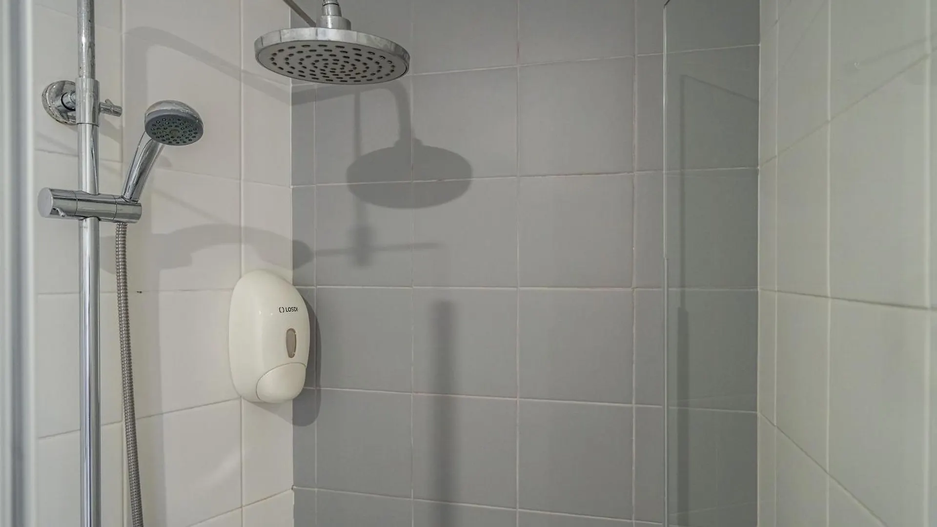 Cozy Avenida Guesthouse Lisbon 3*,
