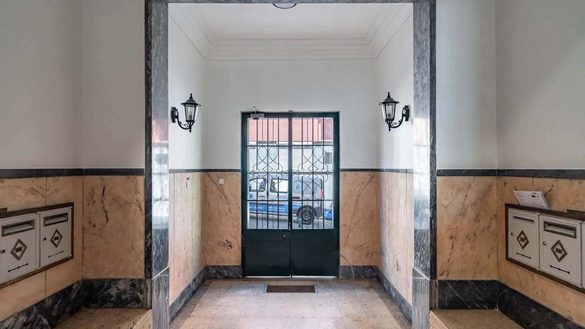 Cozy Avenida Guesthouse Lisbon Guest house