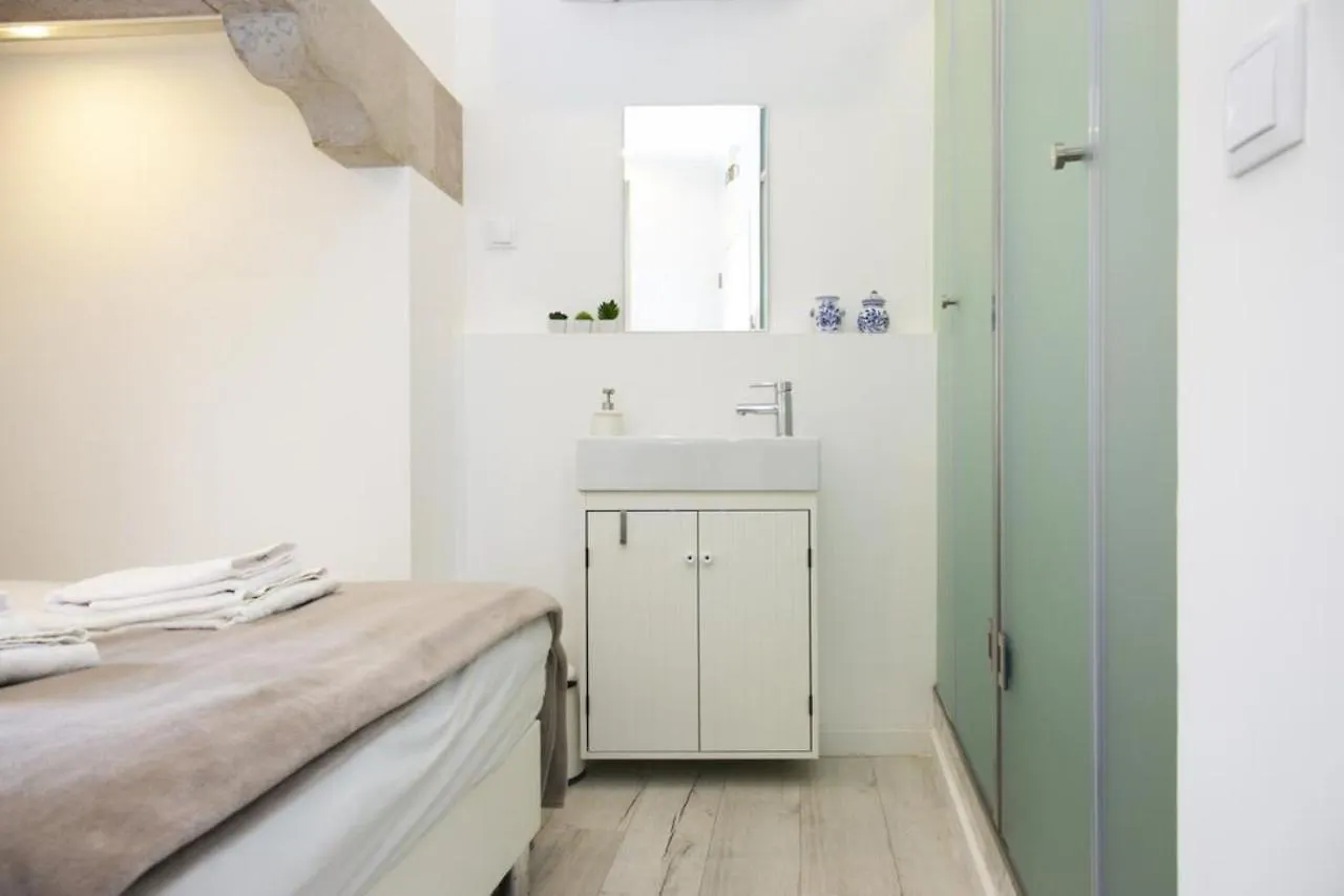 *** Pensión Cozy Avenida Guesthouse Lisboa Portugal